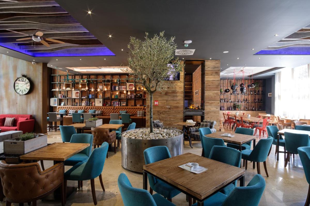 SL Industry Hotel - Housity