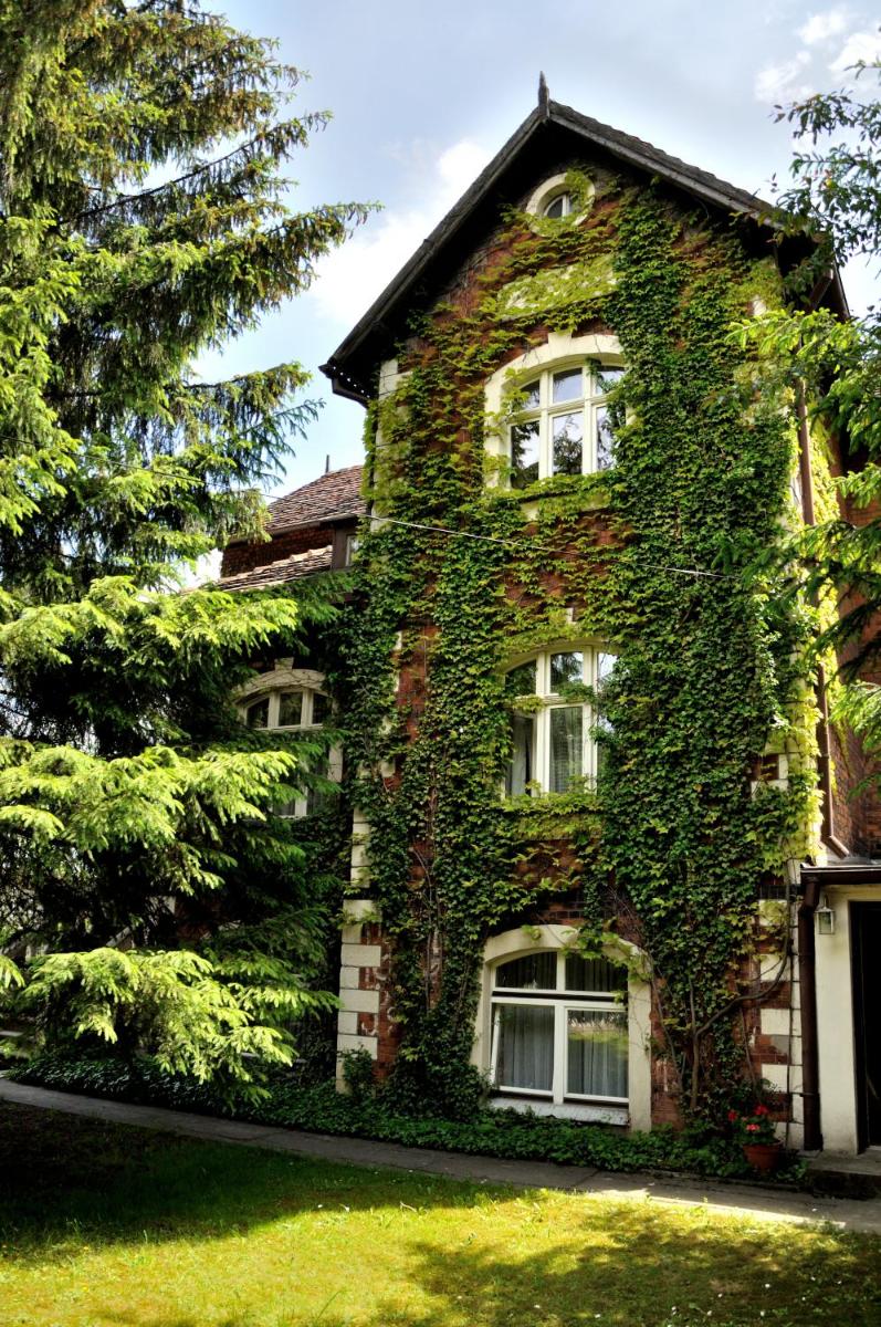 Willa Fischer - Housity