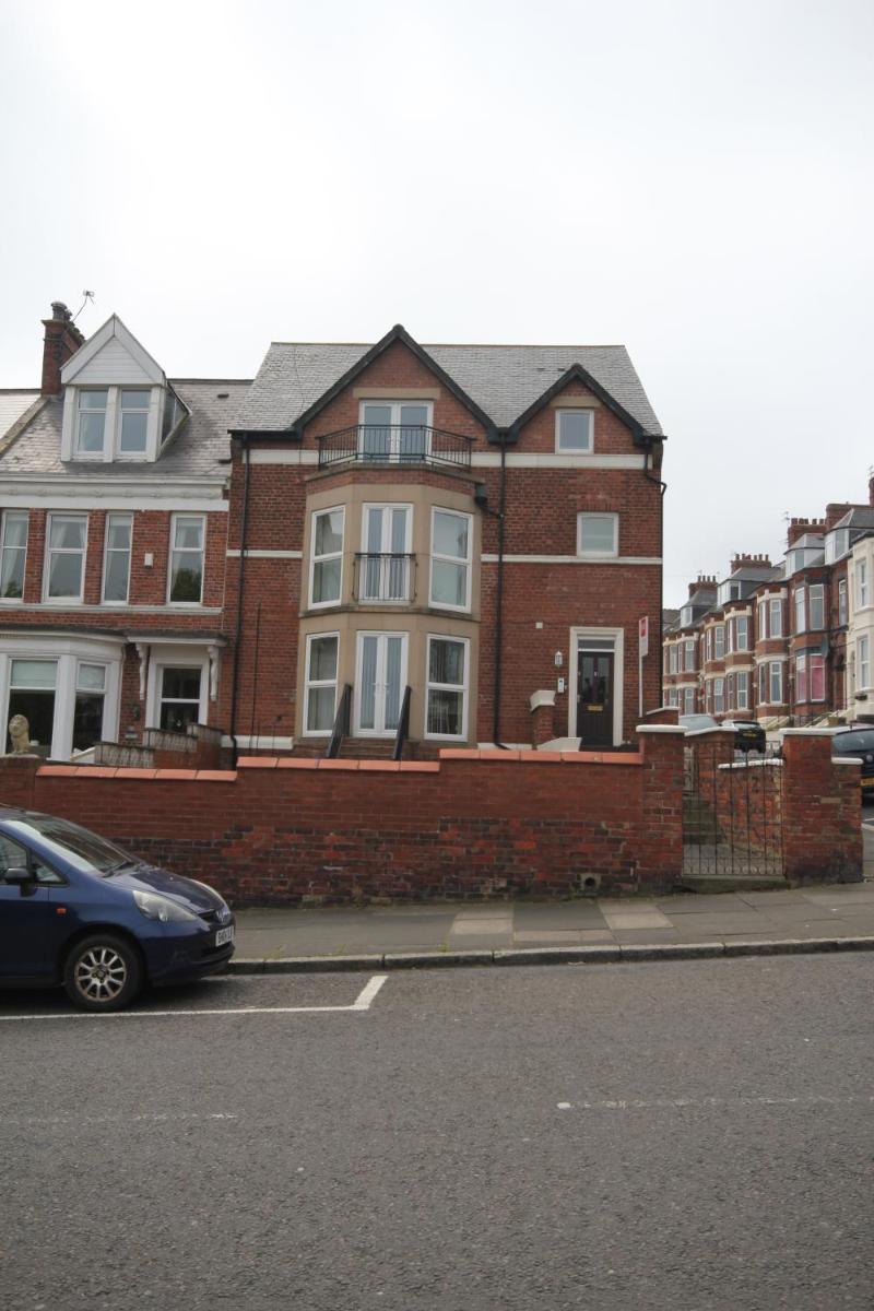 Sea View Apartments - Housity