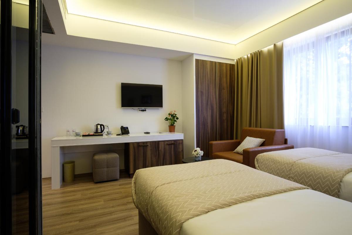 SL Industry Hotel - Housity