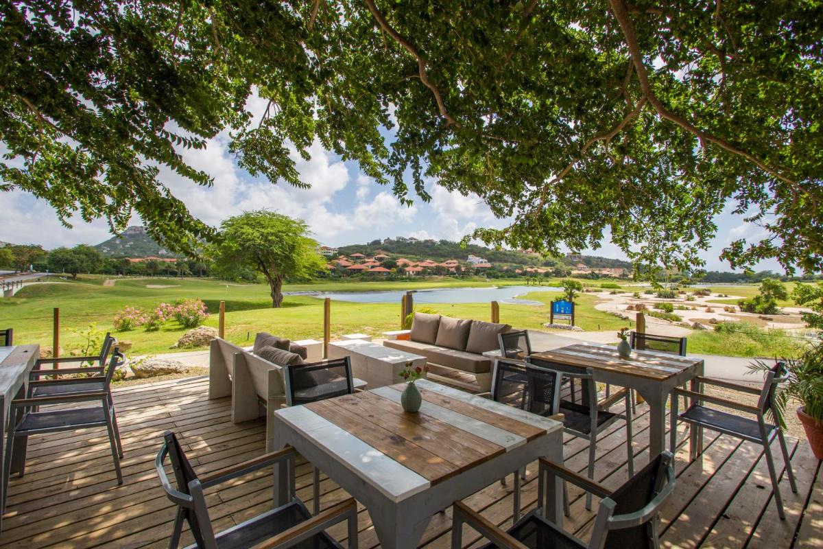 Blue Bay Lodges - Housity