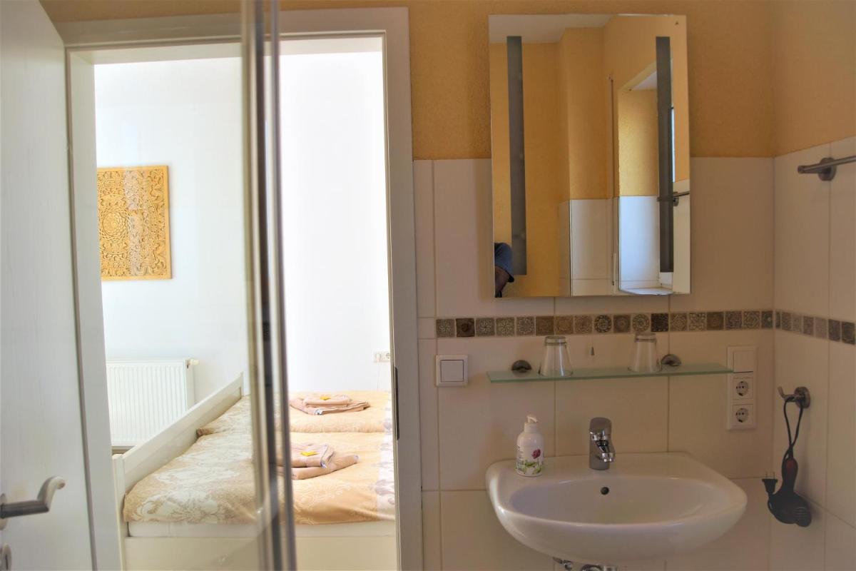 Karuna Haus - Housity