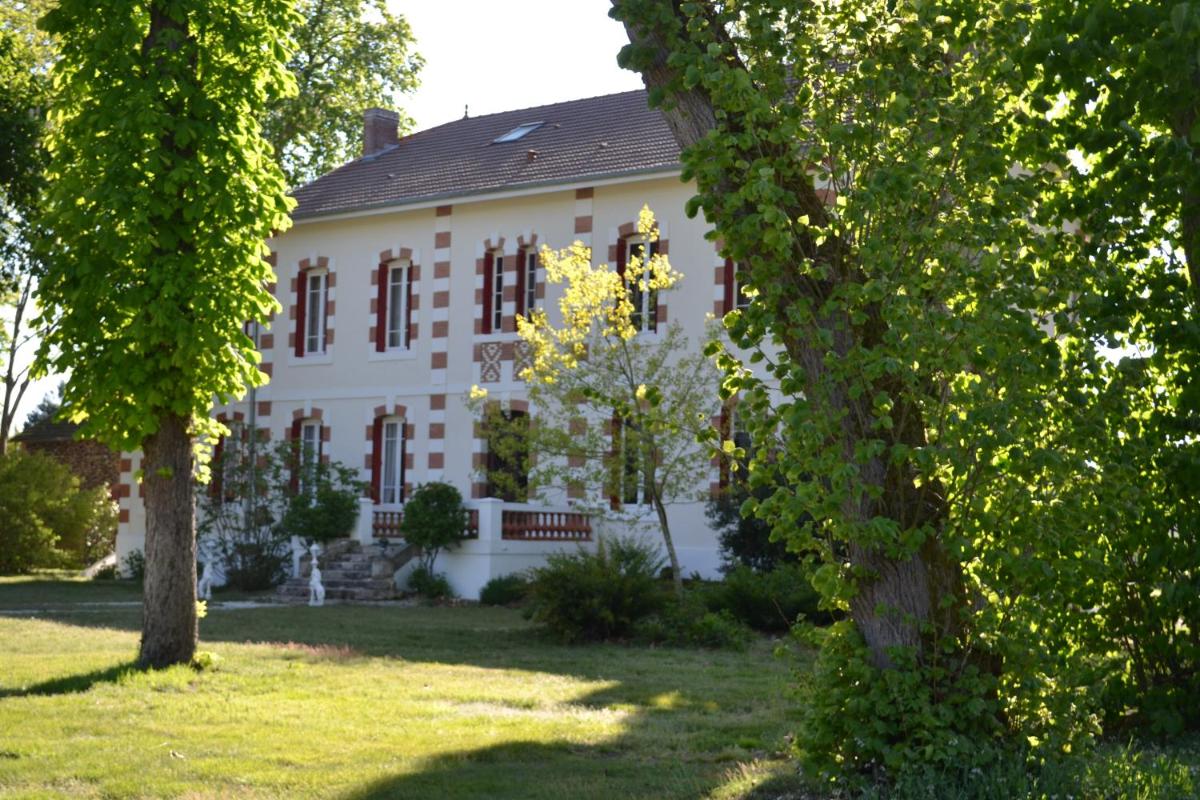 Les chambres d'hôtes du Domaine de Lugazaut - Housity