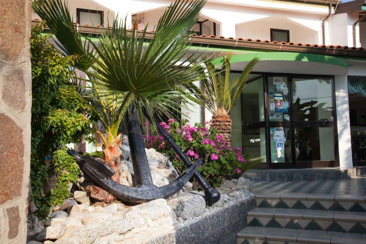 Hotel Marinella - Housity