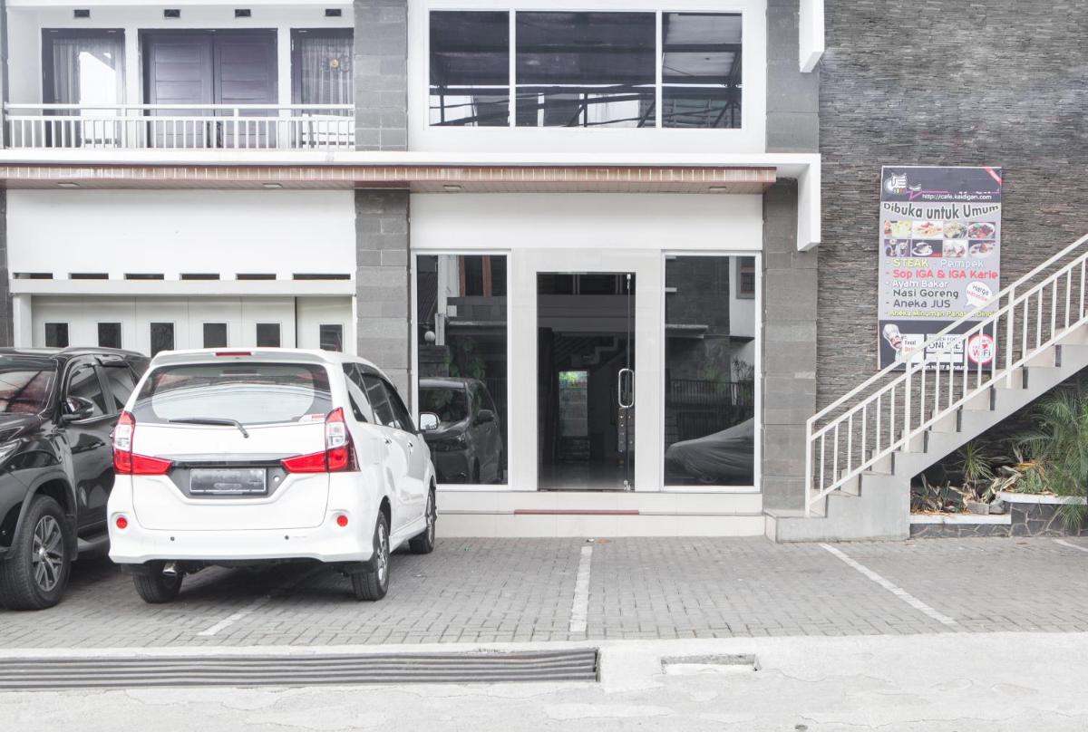RedDoorz near Gedung Sate 2 - Housity