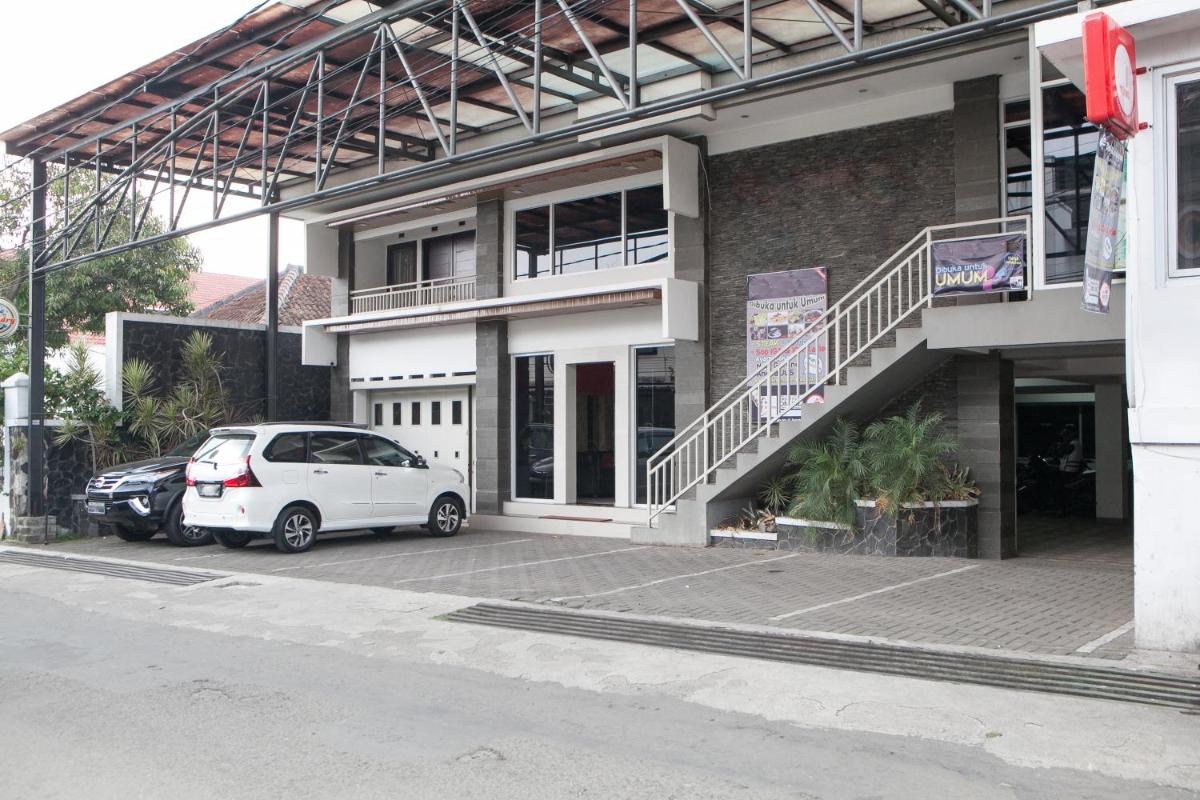 RedDoorz near Gedung Sate 2 - Housity