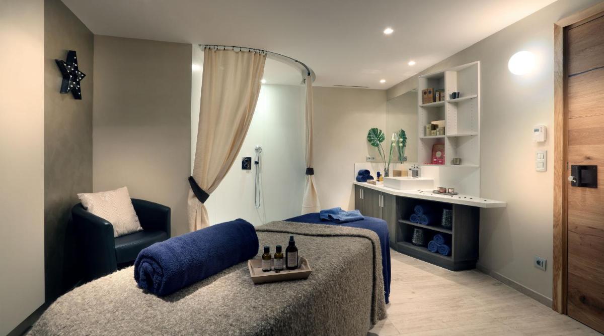 Cuisine ou kitchenette dans l'établissement Hotel Pashmina Le Refuge