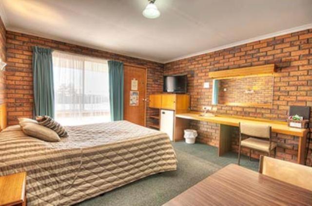 Suitetrails - Golden Palms Motel
