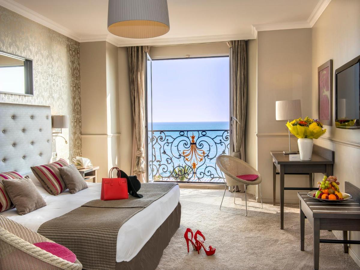 Hôtel Le Royal Promenade des Anglais - Housity