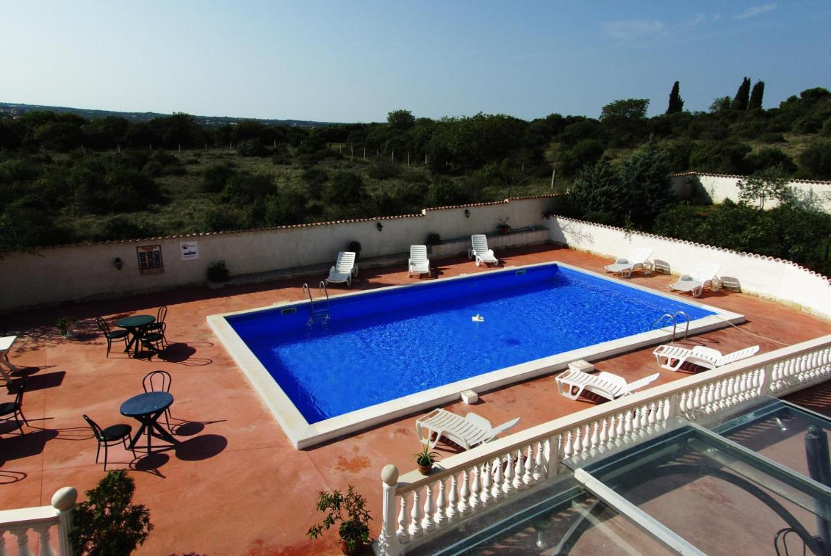 Hotel Aurora - Housity
