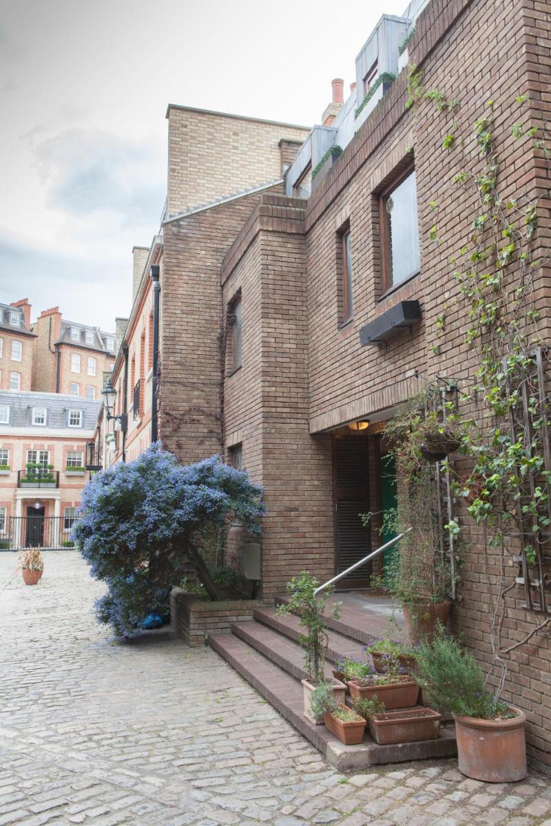 Victoria and Buckingham Palace Apartments - Housity