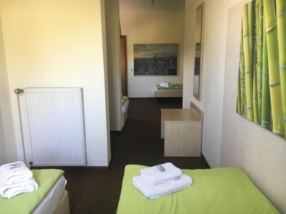 Adam Hotel - Housity