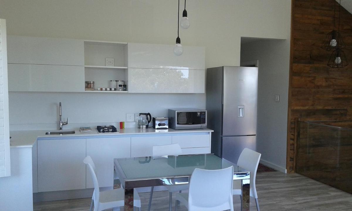 Camps Bay Apartment - Housity