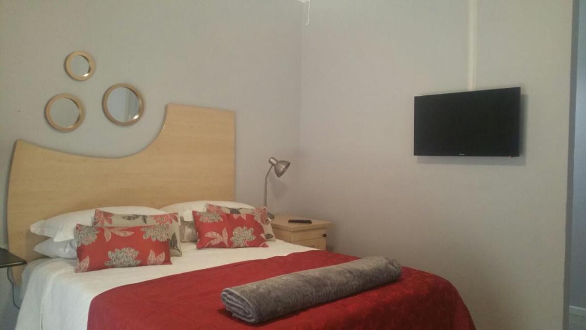 Little Acorn Guest House - Housity