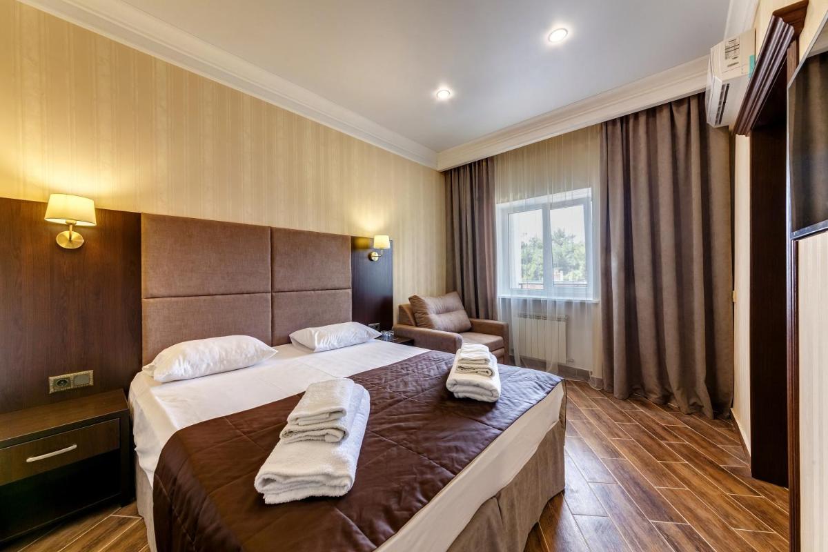 Azaria Hotel - Housity