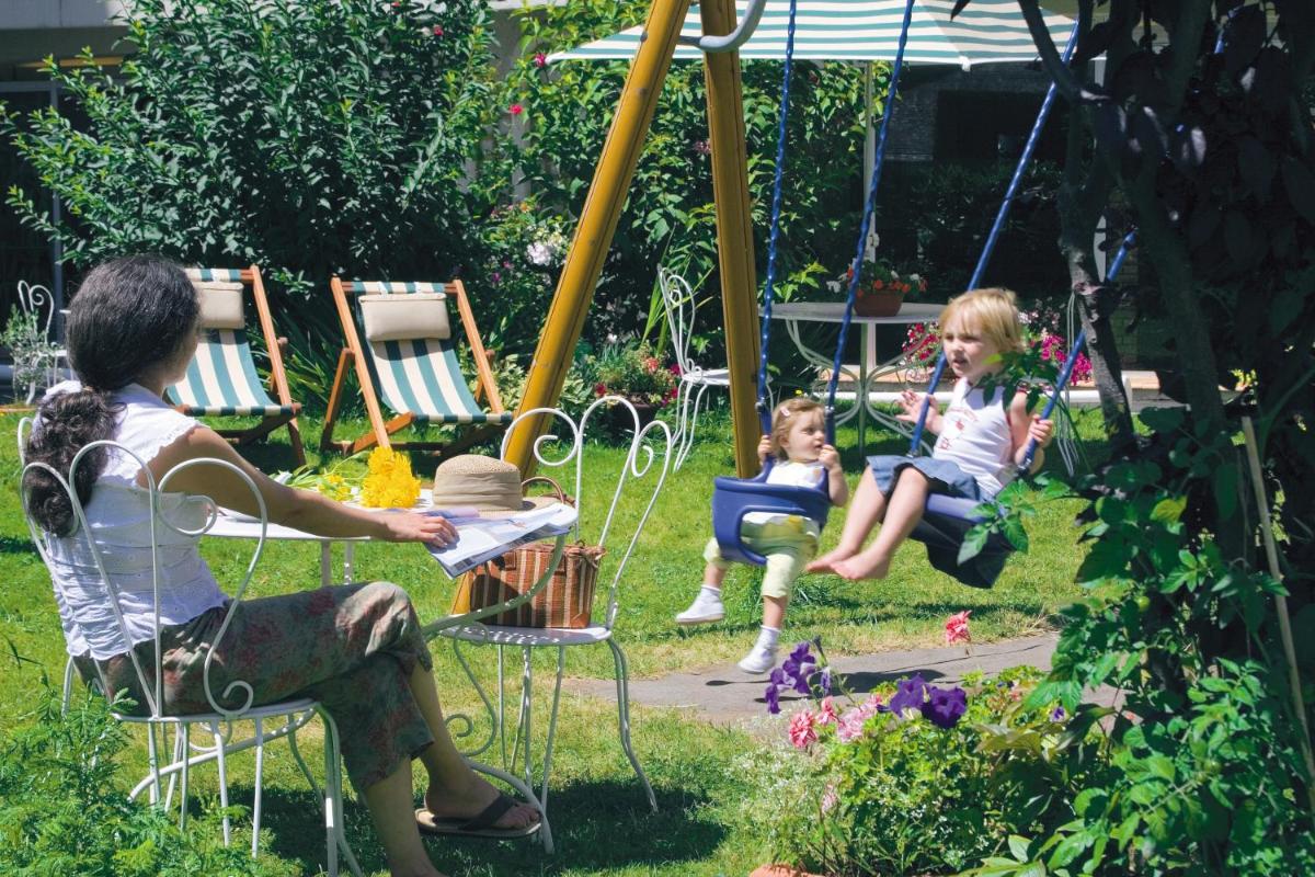 Clients de l'établissement Hôtel-Résidence Le Lys