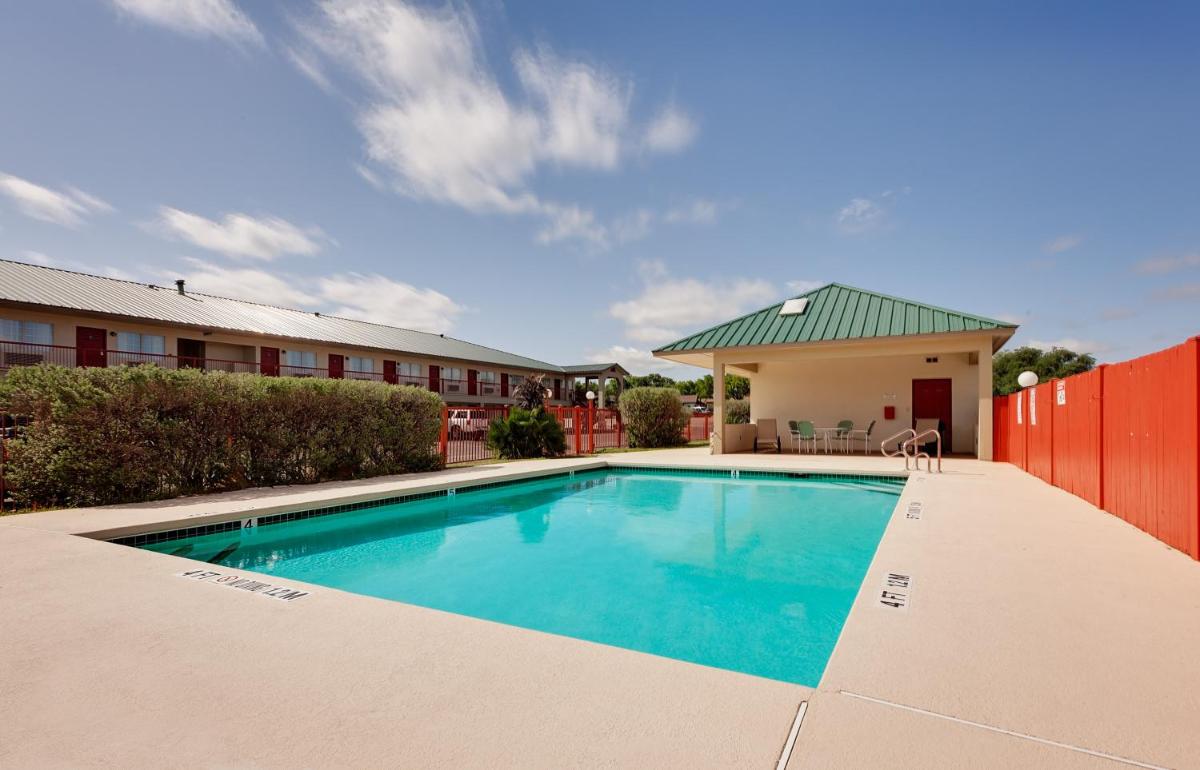 Days Inn by Wyndham San Angelo - Housity