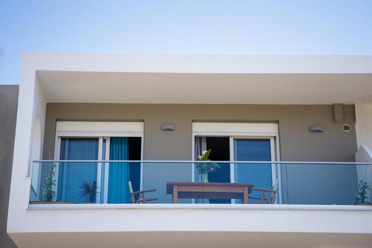 Beachside Apartment in Plakias centre! - Housity