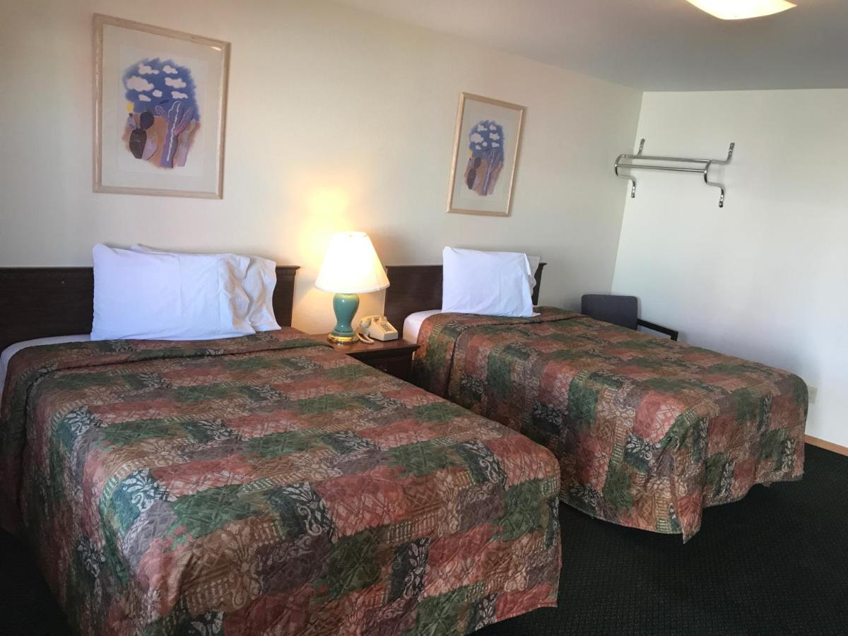 Western Holiday Motel - Housity