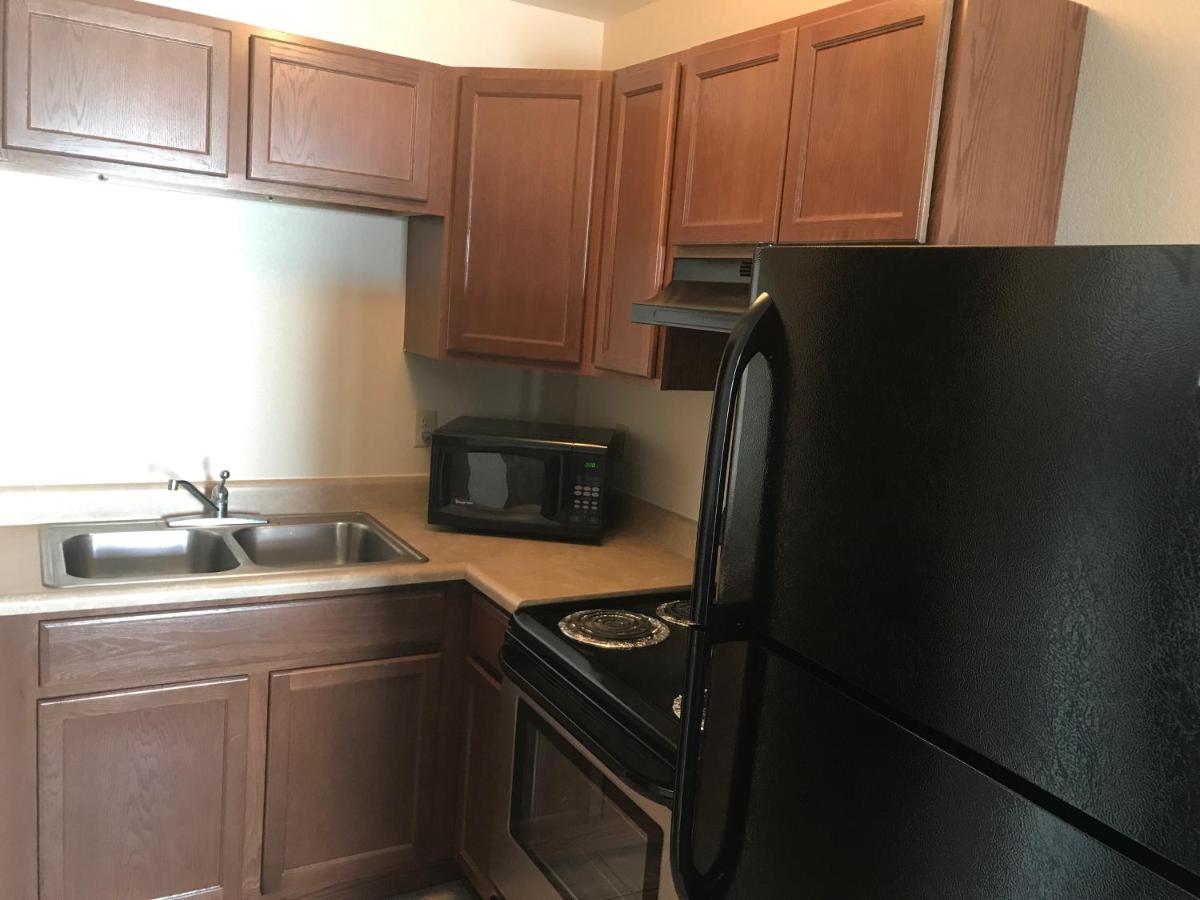 Western Holiday Motel - Housity
