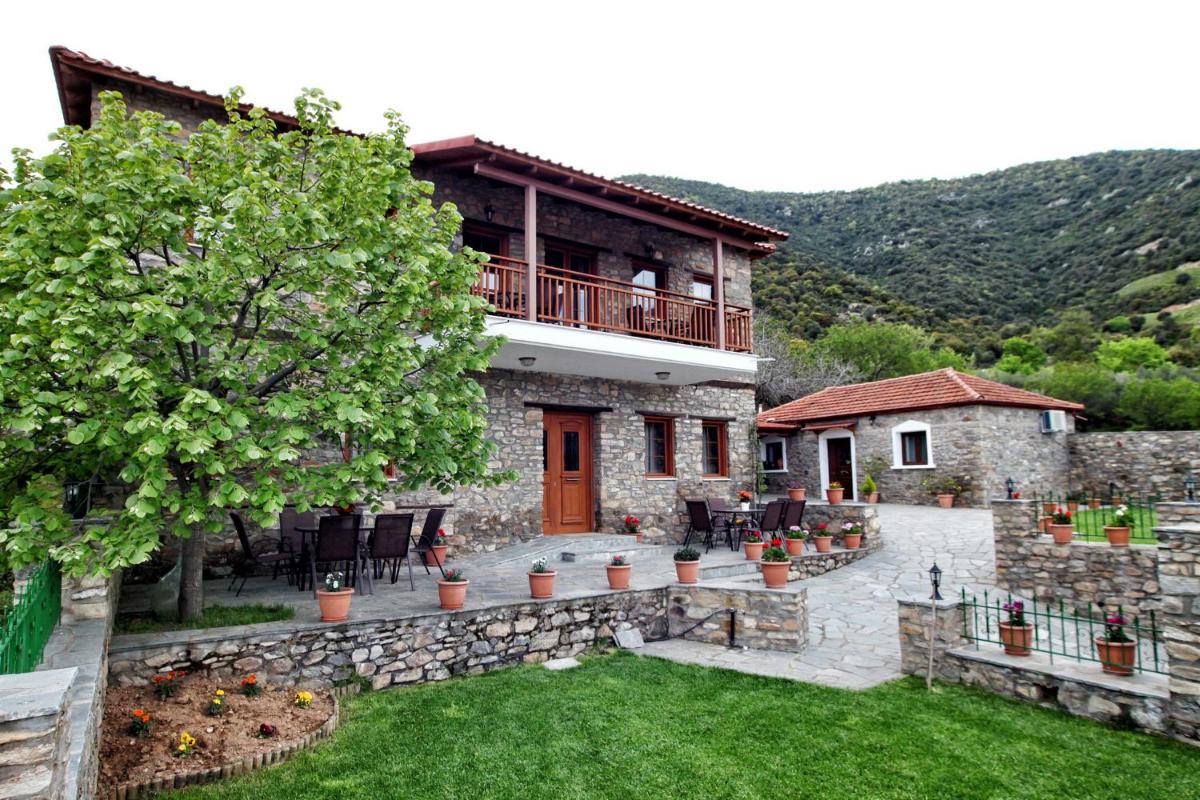 Traditional Apartments Tsikrikonis - Housity