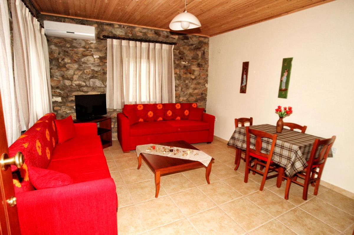 Traditional Apartments Tsikrikonis - Housity