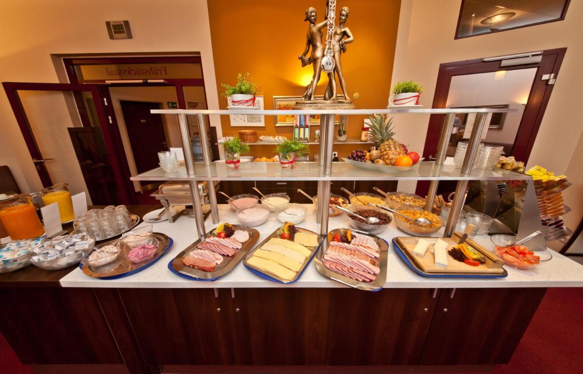Hotel Polo am ZOB - Housity