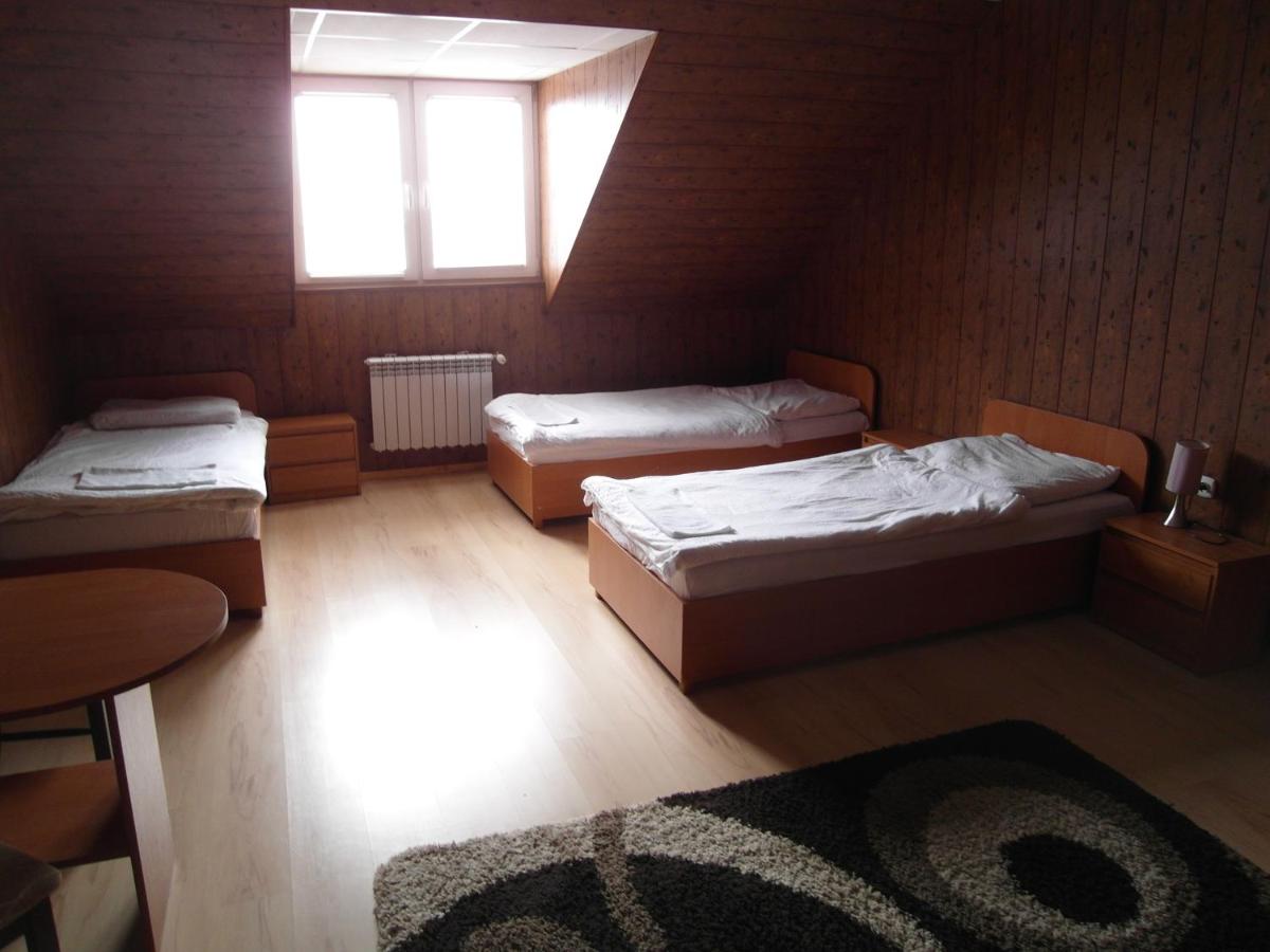 Pomorska Zajazd Restauracja - Housity