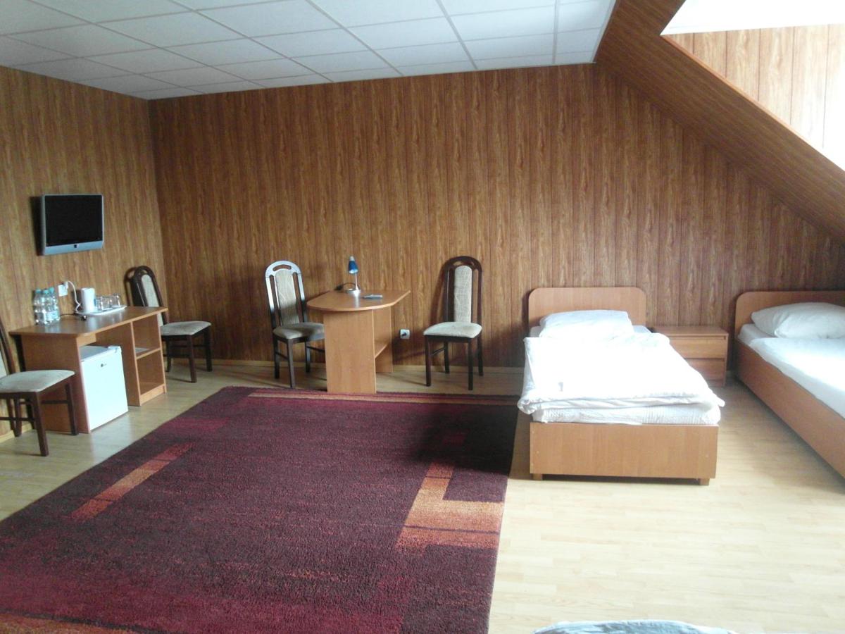 Pomorska Zajazd Restauracja - Housity