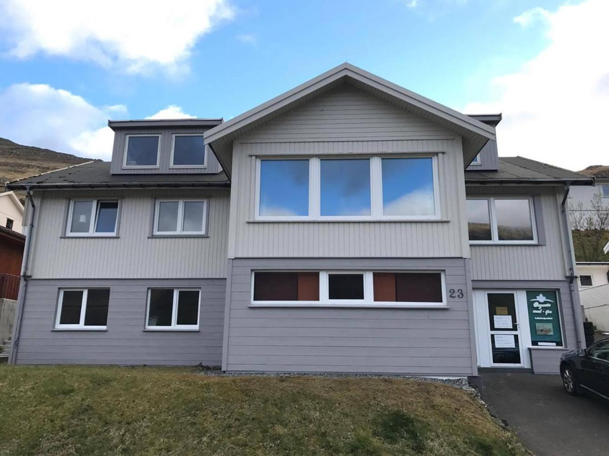 Eysturland Lodge - Housity