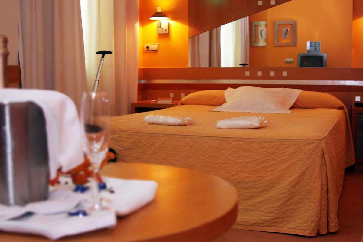 Cama o camas de una habitación en Hotel Torresport