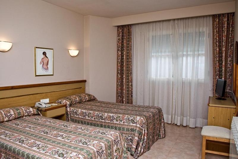 Hotel La Piqueta - Housity