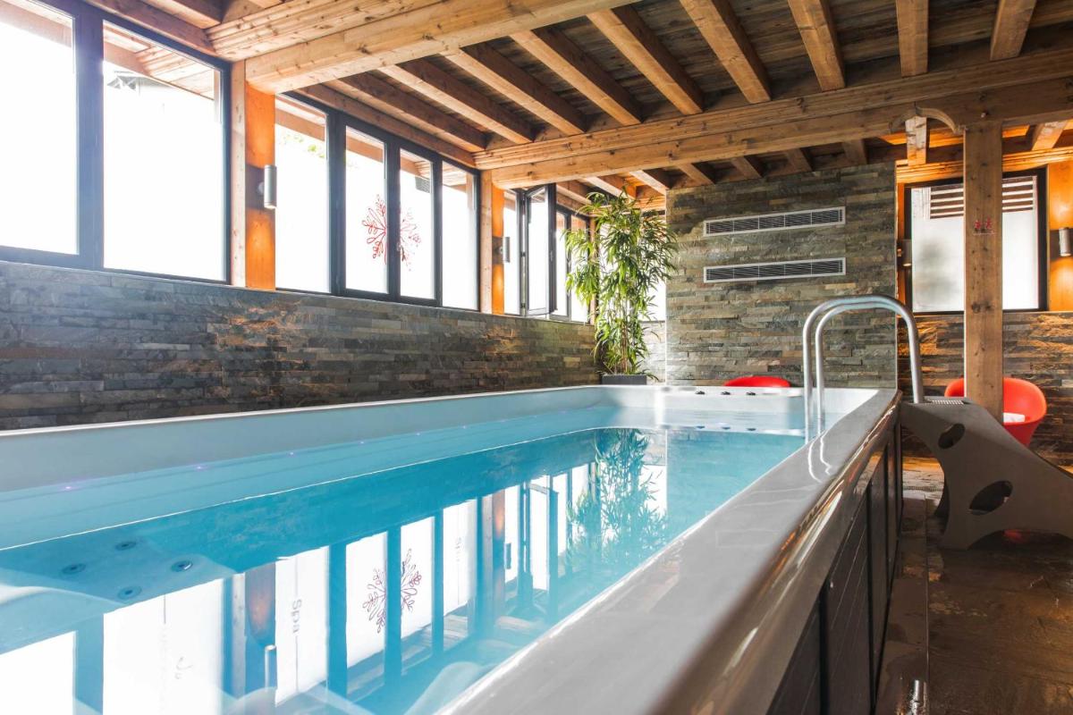 Piscine de l'établissement La Maison Rouge ou située à proximité