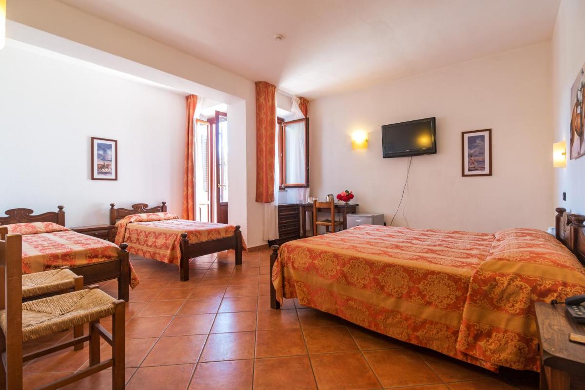 Hotel Il Querceto - Housity
