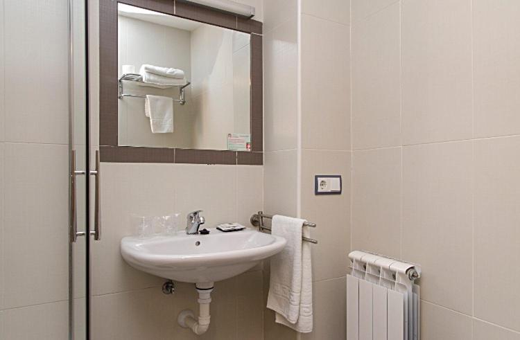 Hostal Don Rodrigo - Housity