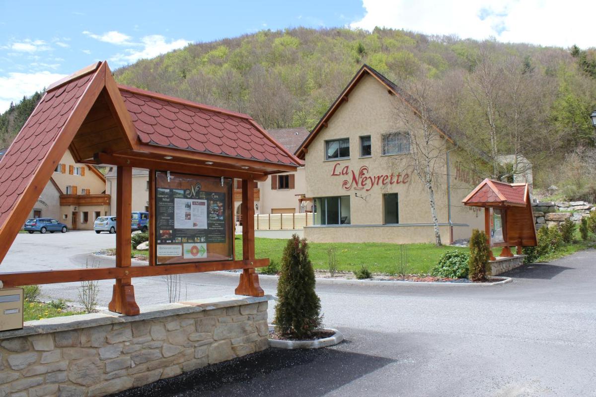 Vue générale sur la montagne ou vue sur la montagne depuis l'hôtel