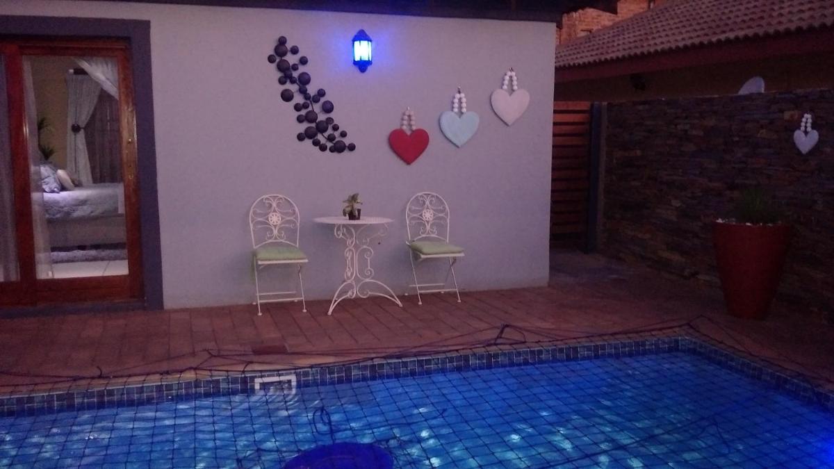 Dinaledi House - Hizvo