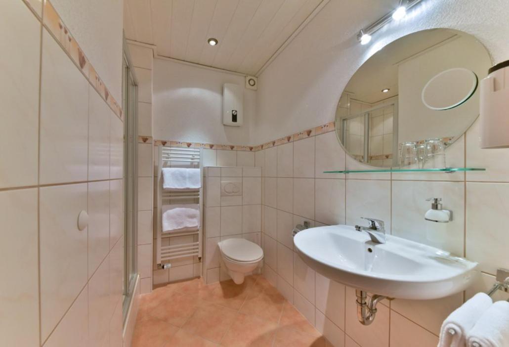 Hotel & Restaurant Krone - Housity