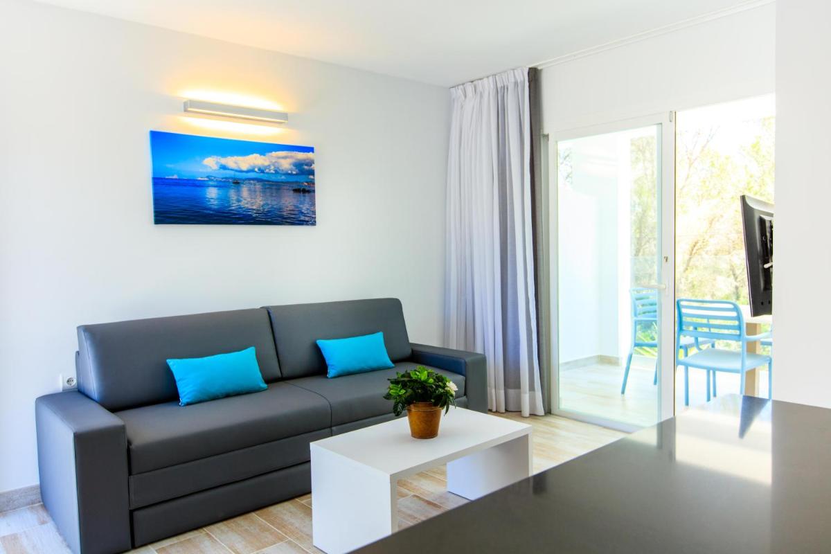 Pinos Playa Suites - Housity