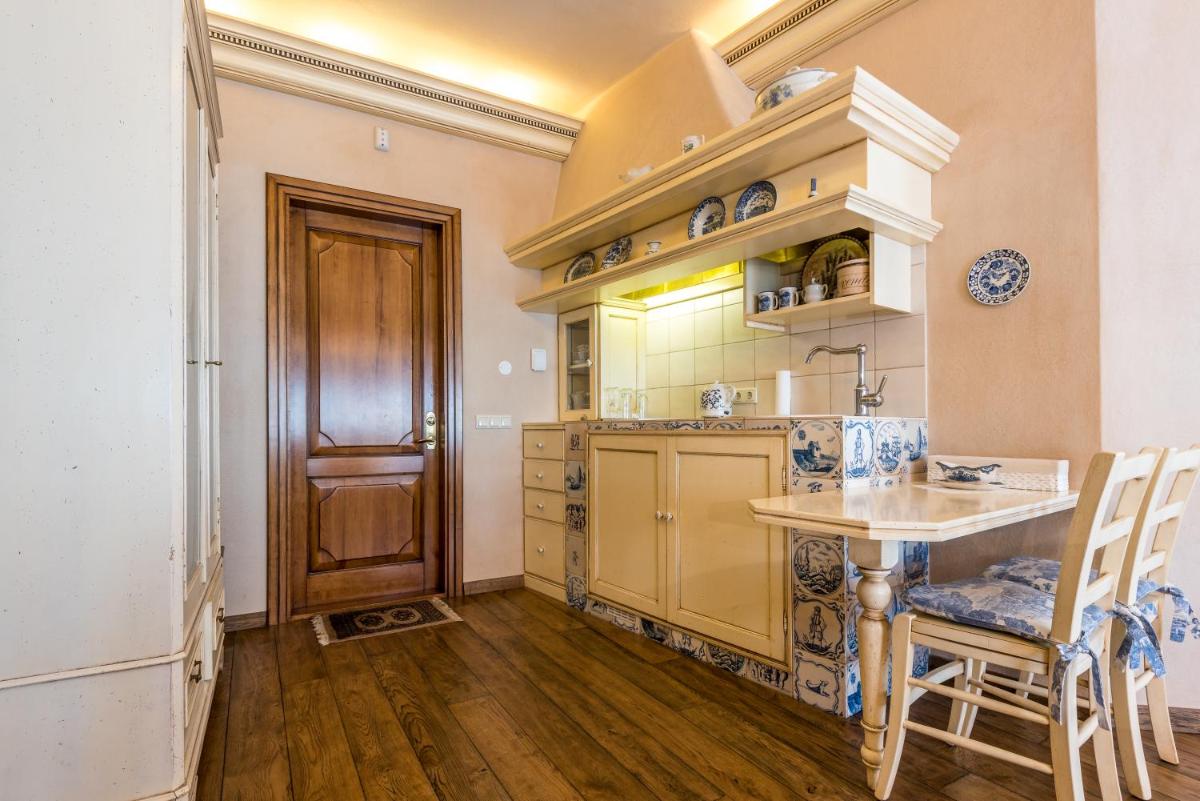 Angel House Vilnius, Pilies - Housity