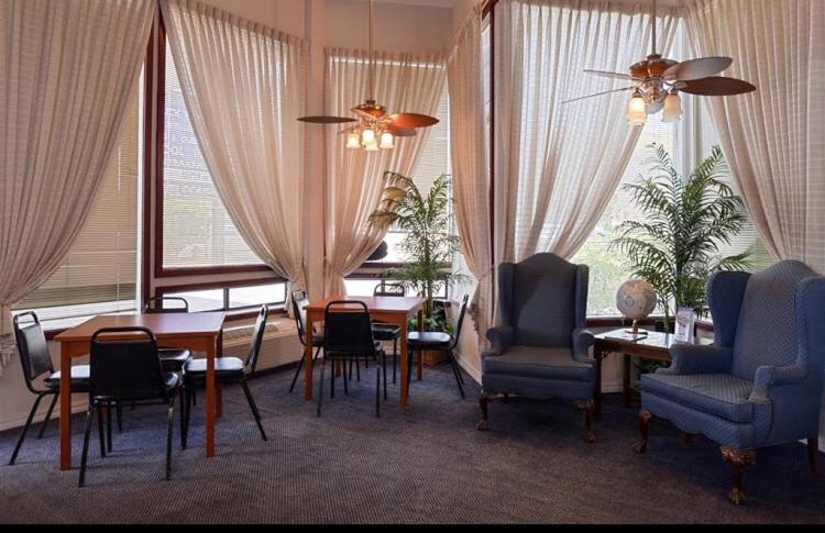 Americas Best Value Inn - Carson City - Housity
