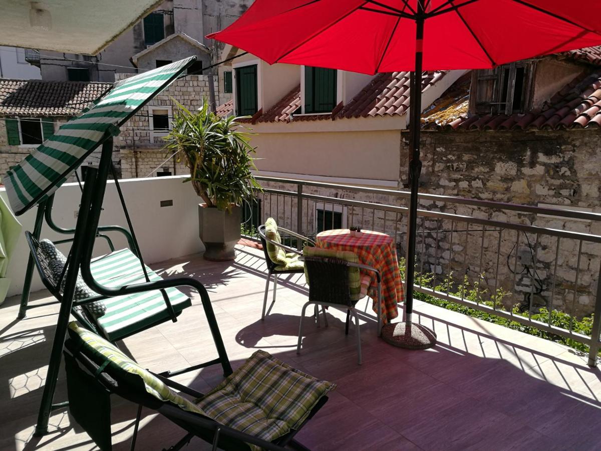 Old stone house in center of Split - San Luke - Housity