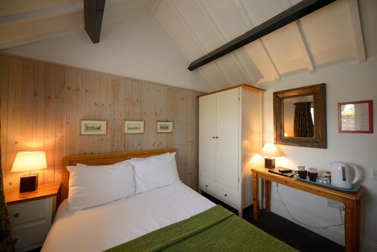 The White Lion Inn - Housity