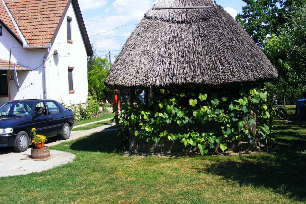 Éva Vendégház - Housity