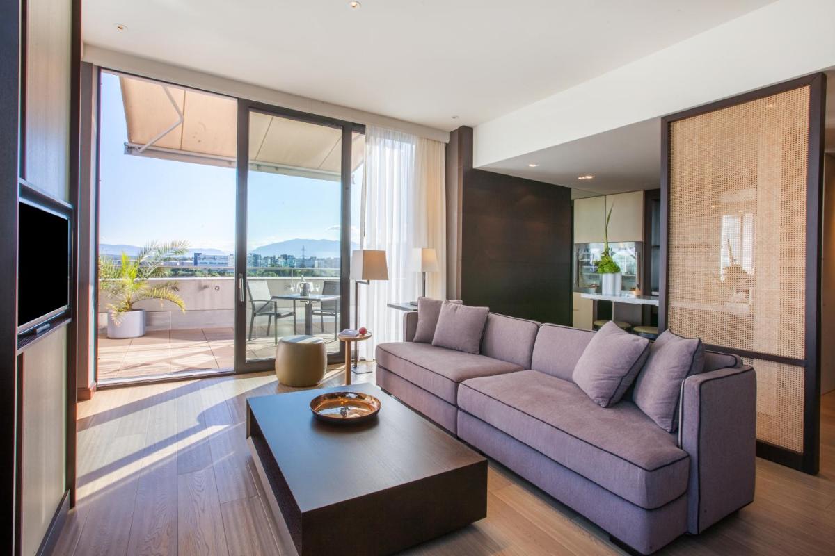 Crowne Plaza Geneva, an IHG Hotel - Housity