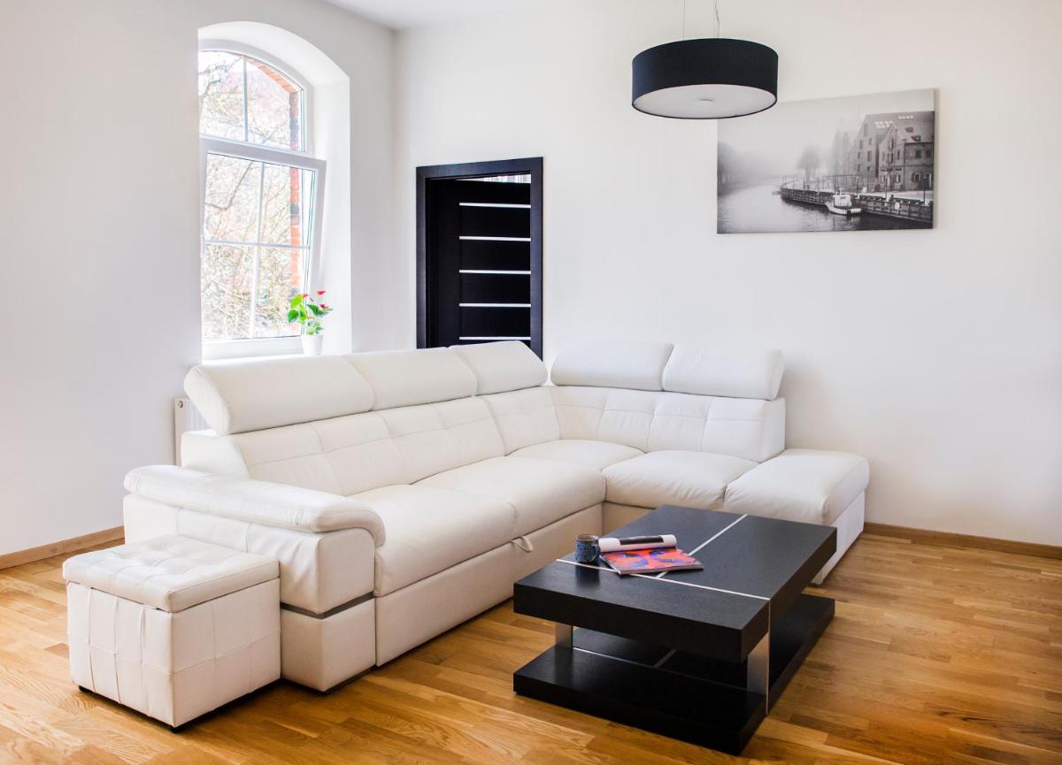 Red Brick Apartments - Housity
