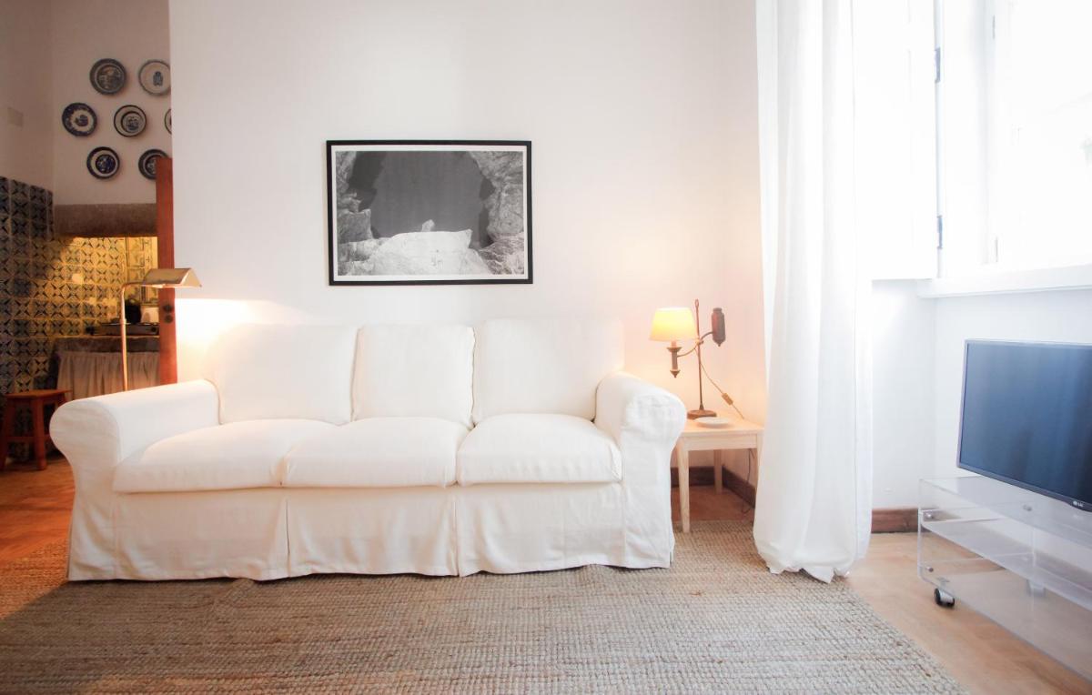 Traditional Studio in Alfama - Housity