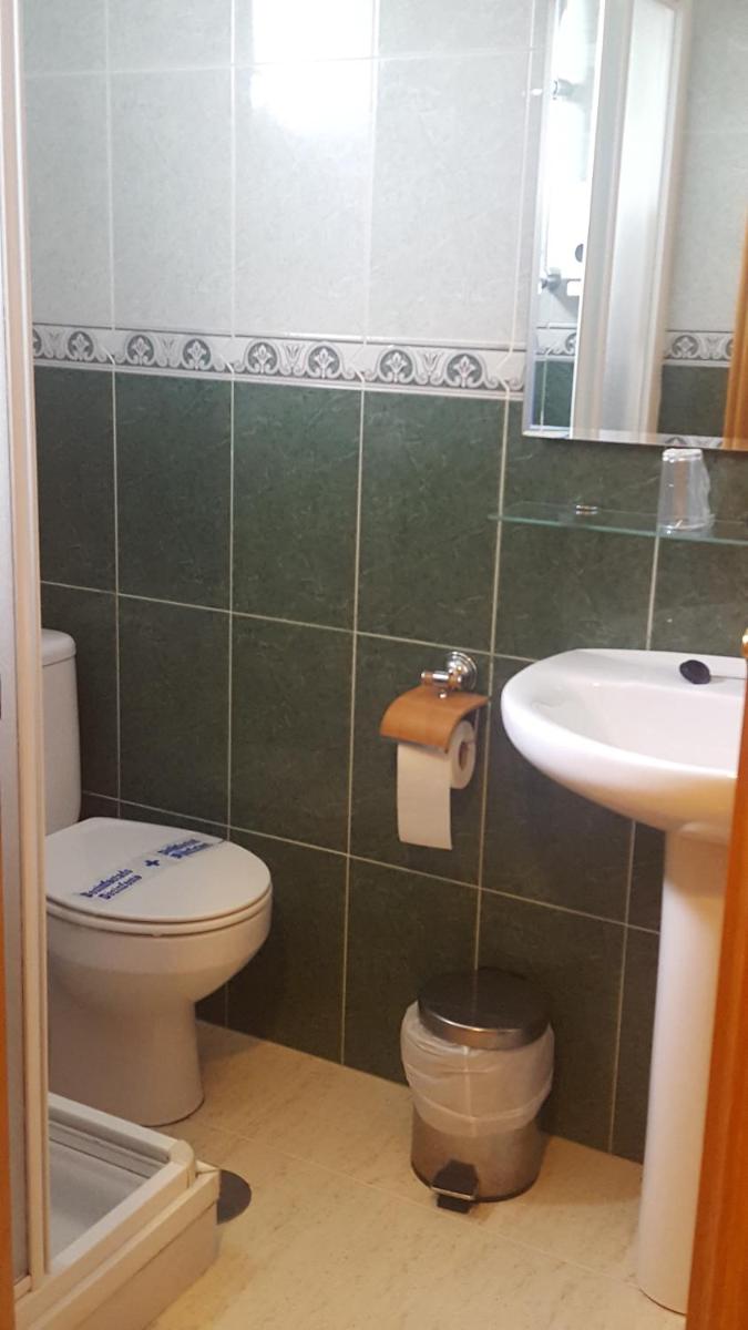 Hotel Banyeres - Housity