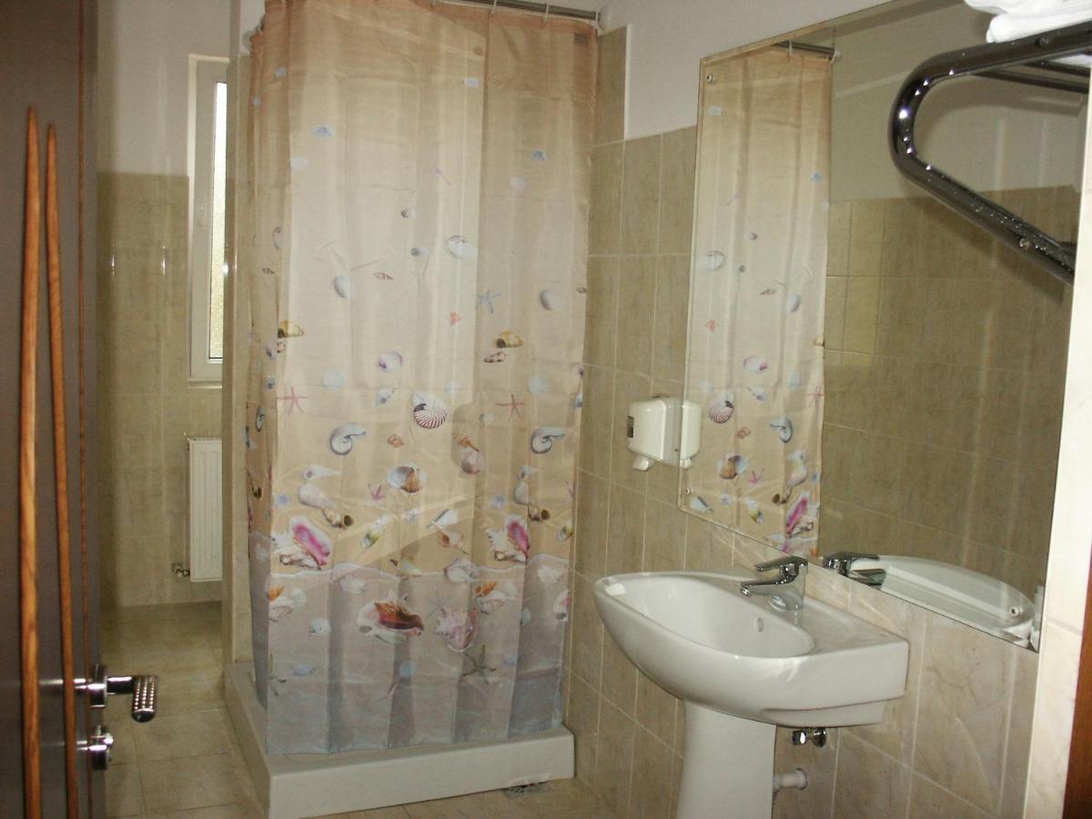 Hotel Astra - Hizvo