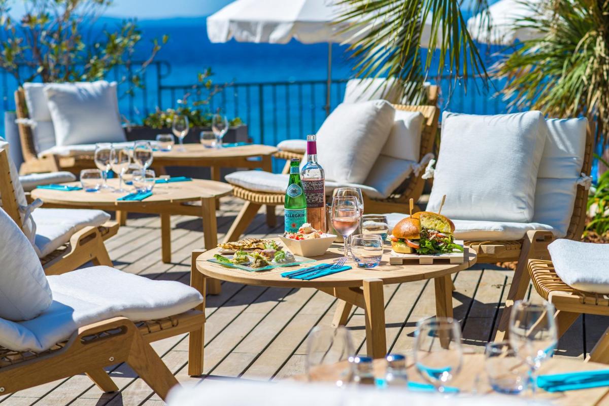 Boissons dans l'établissement Hôtel Le Bailli De Suffren